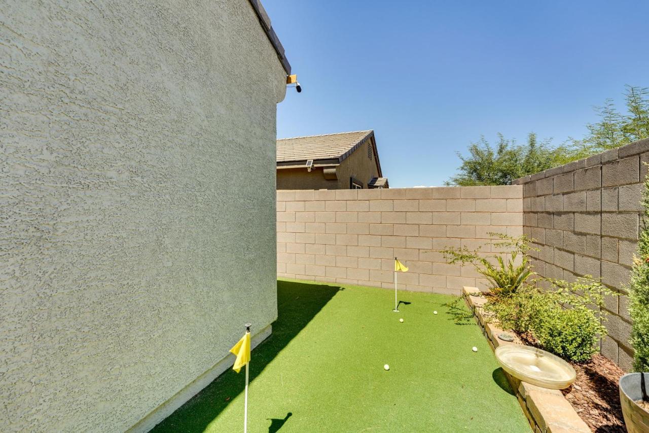 Home With Putting Green About 11 Mi To Las Vegas Strip エクステリア 写真